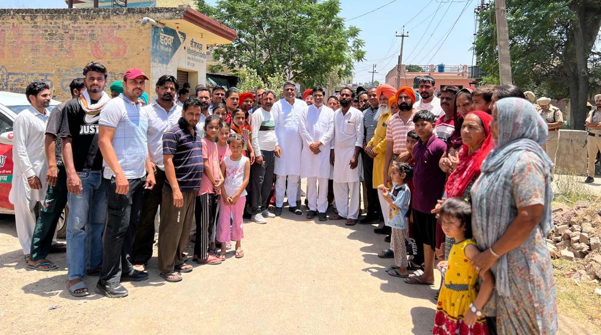 In Shampur, BJP candidate Subhash Sharma and District President Sanjeev Vashishtha were weighed with laddus.